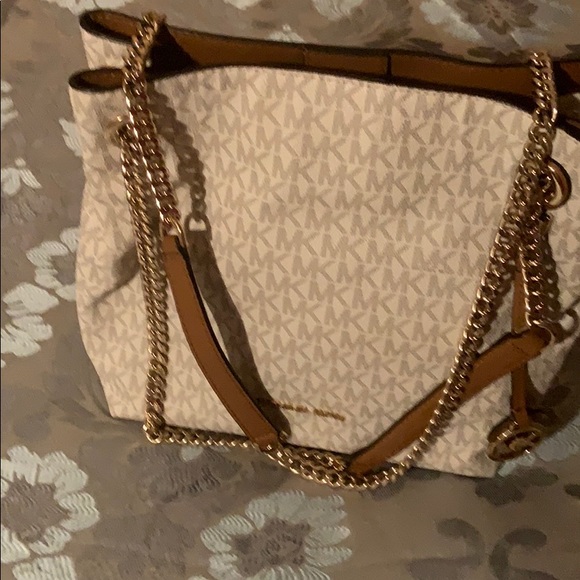 Micheal kors purse - Picture 1 of 2